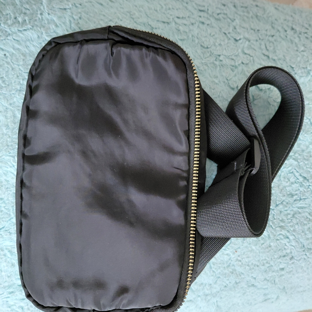 Sleek Black Men's Bag